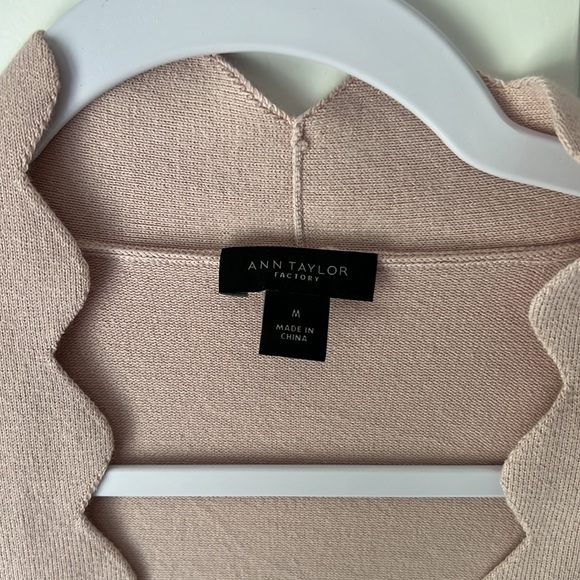 Dusty pink cardigan from Ann Taylor Factory - Picture 3 of 5
